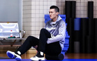 宏远速递！周鹏已正式跟队，杜锋打破与陈老板不和传言，奎因自宣离队