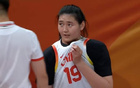 中国女篮69分狂胜！2连胜小组第一晋级，张子宇首秀22分5板